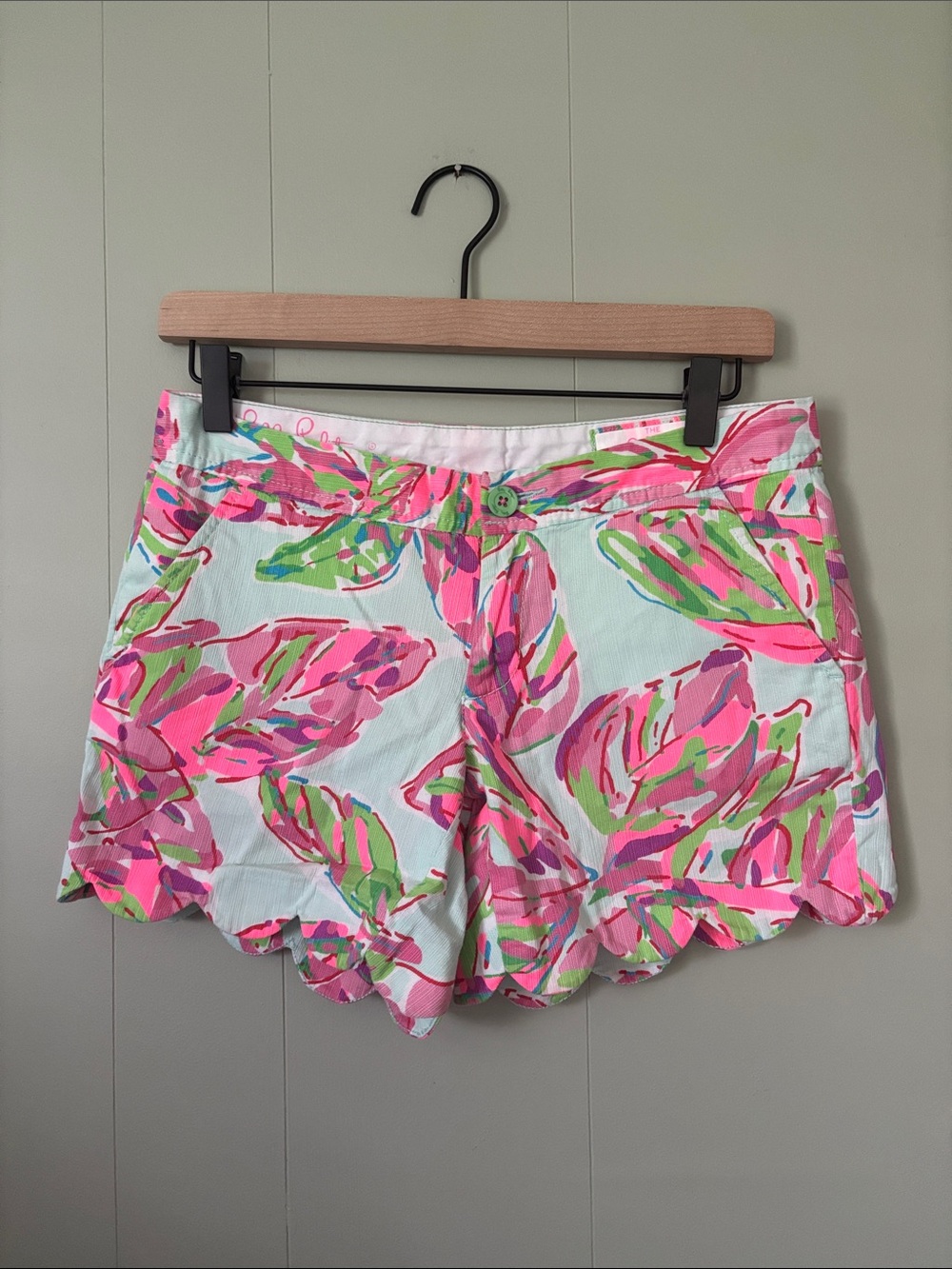 Lilly Pulitzer buttercup Shorts with scallop hem